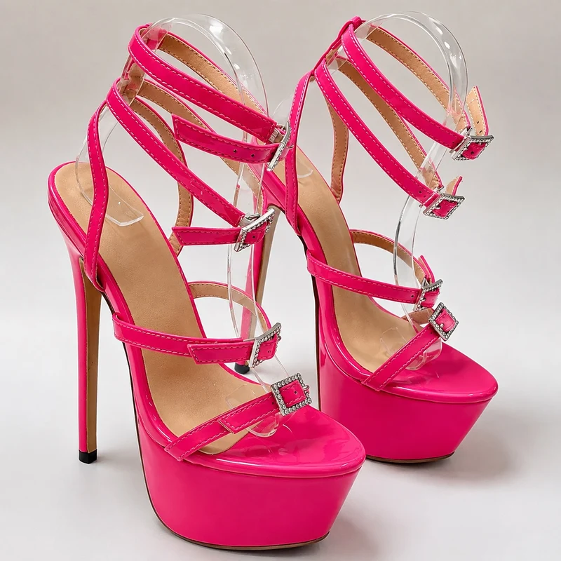 Women's Heeled Sandal with Straps and Buckles