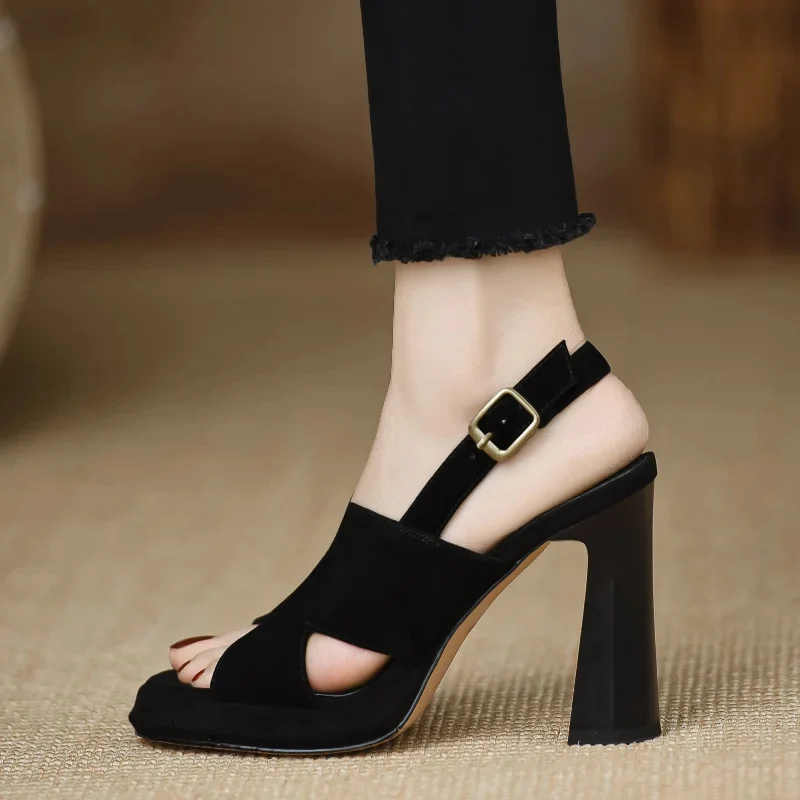 Women's Modern Style Heeled Sandal with Buckle