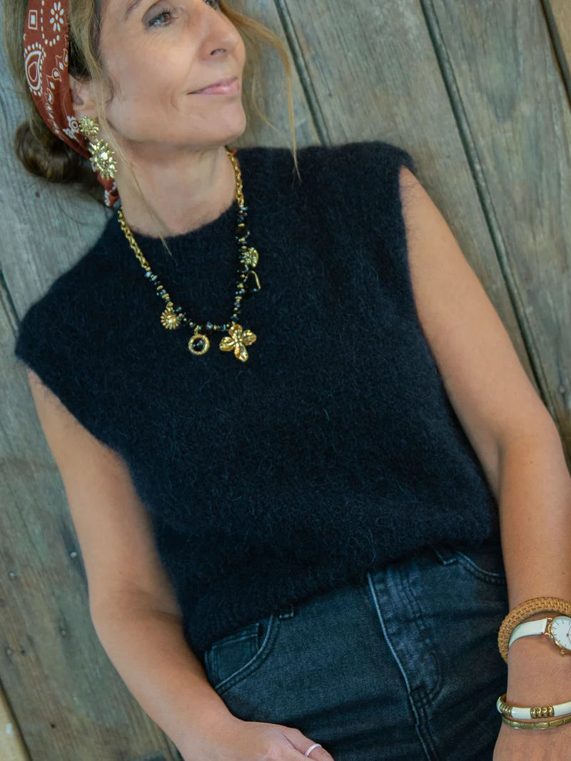Pull sans manche noir col rond ARIELLA