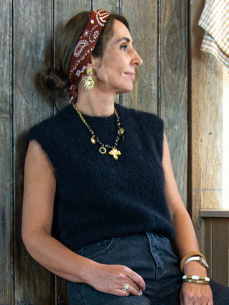 Pull sans manche noir col rond ARIELLA