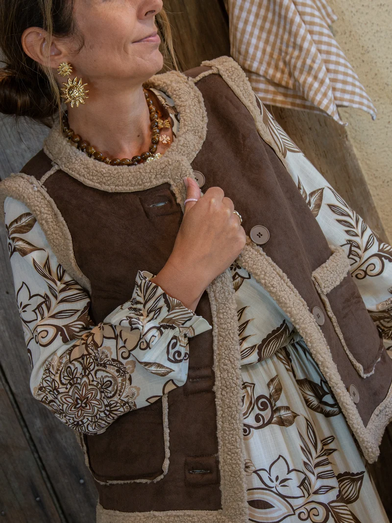 Veste sans manche chocolat mouton retourné ALIZEE
