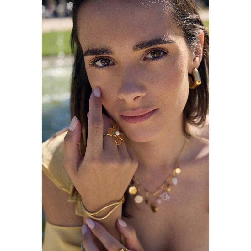 Bague fleur 4 pétales dorée avec perle blanche - acier inoxydable réglable