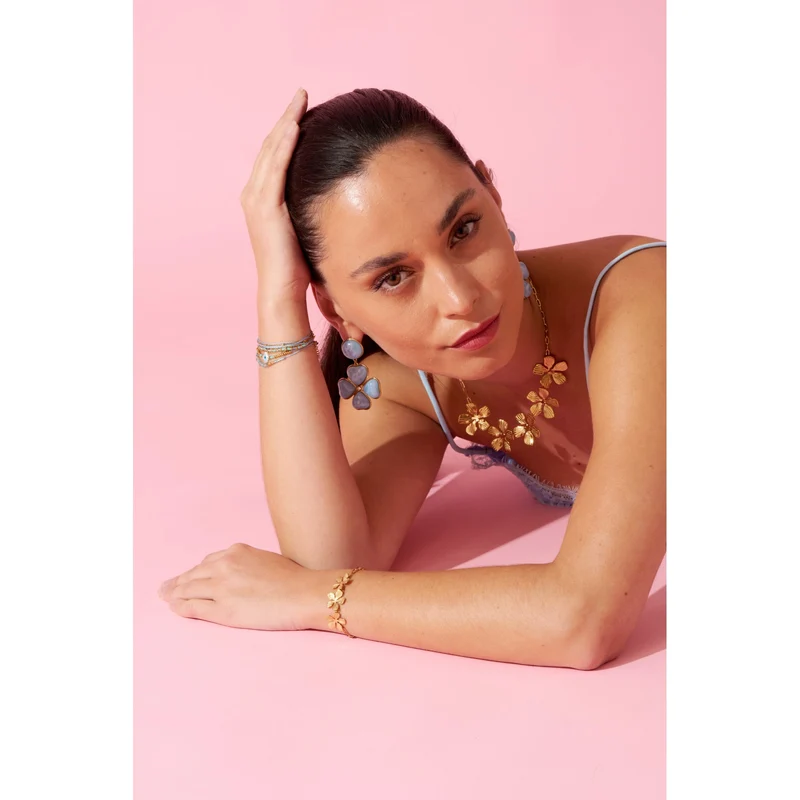 Bracelet fleurs élégantes en acier inoxydable doré – chaîne fine et 3 fleurs