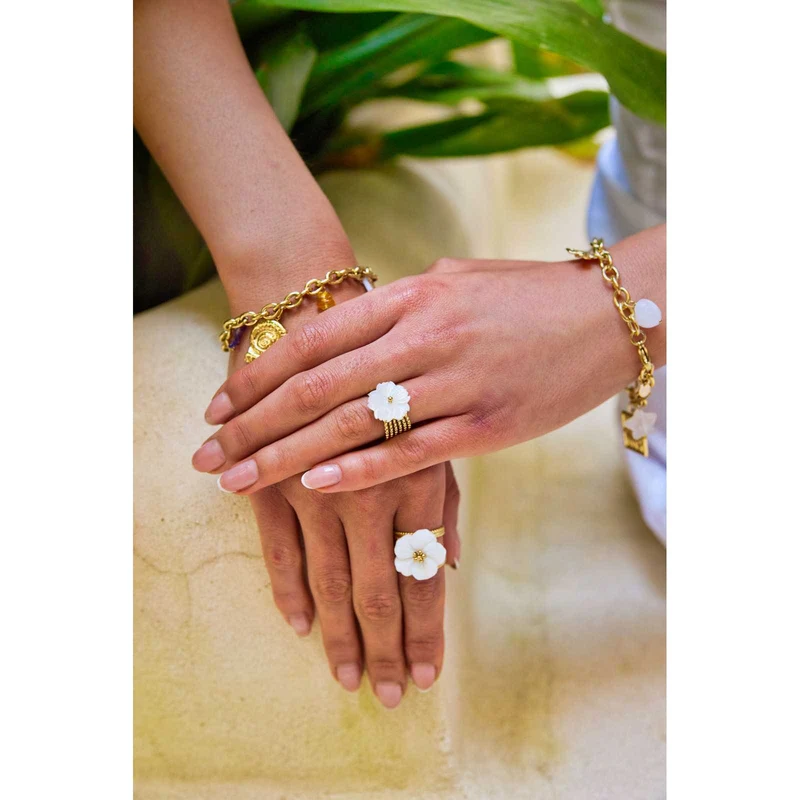 Bague Dorée Fleur en Nacre – Acier inoxydable réglable
