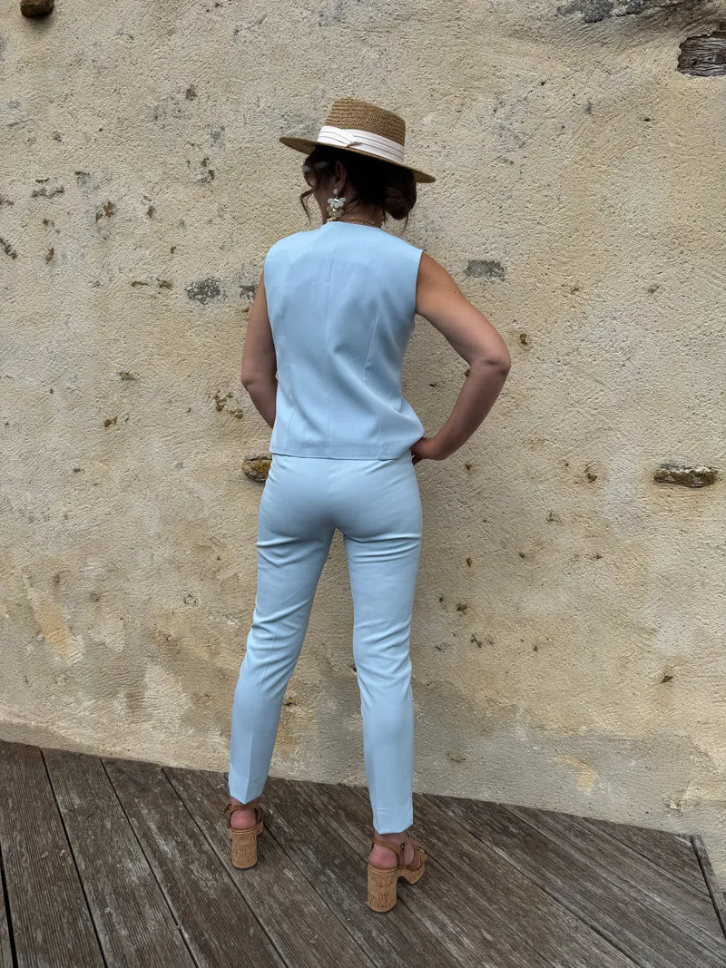 Gilet bleu ciel sans manche un bouton Hippocampe