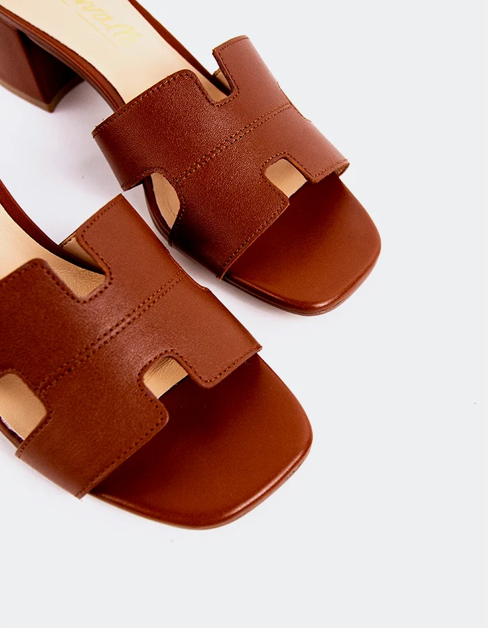 Arcylee Tan Leather