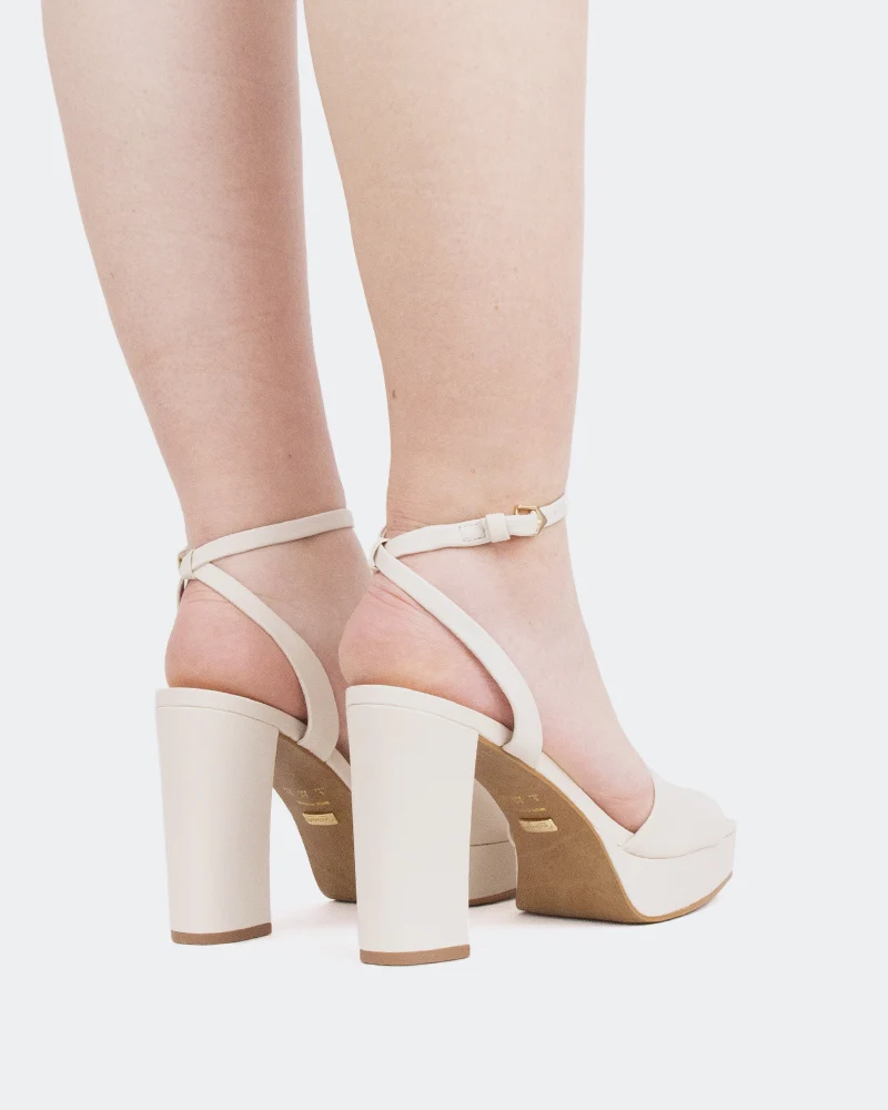 Caicos, Off White Leather/Cuir Blanc Cassé