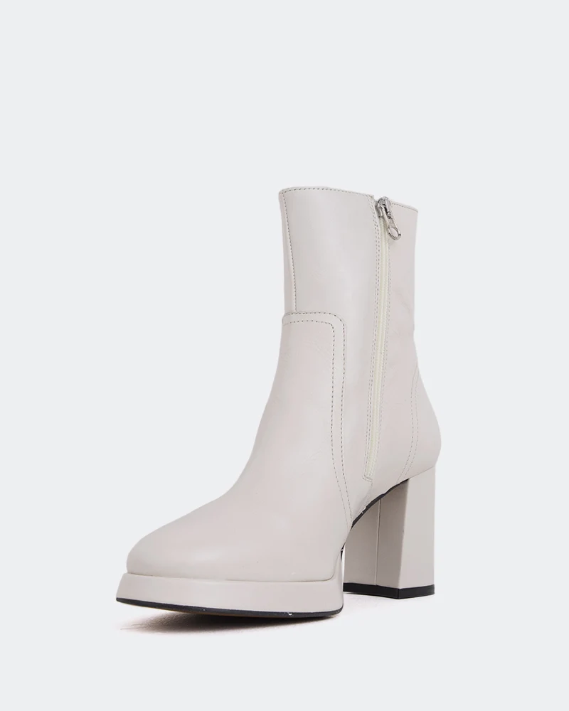 Filton Off White Leather