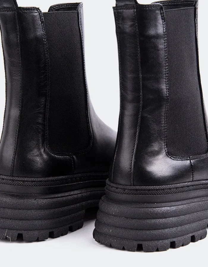 Lysandre Black Leather