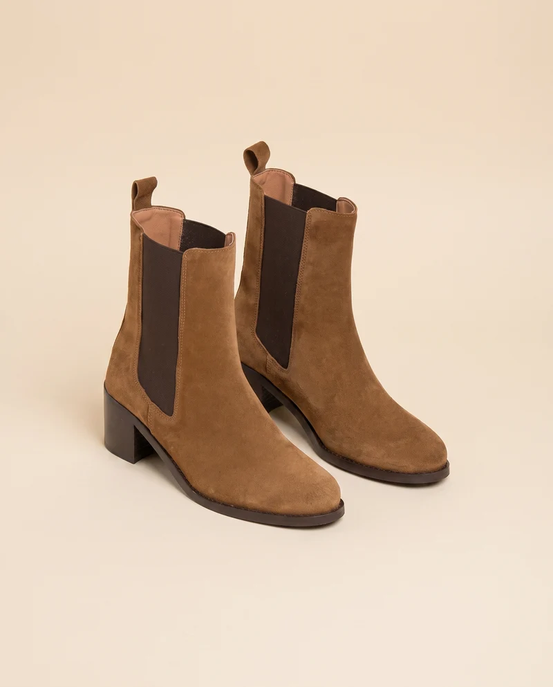 TERESIA CAMEL
