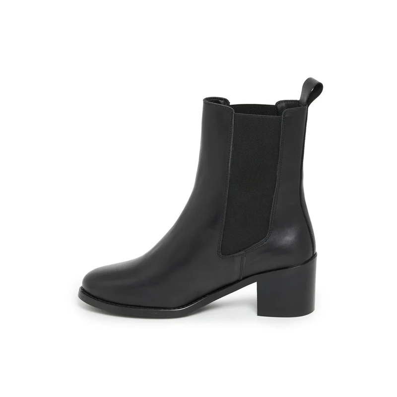 TERESIA NOIR
