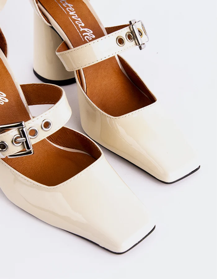 Roses Off White Patent