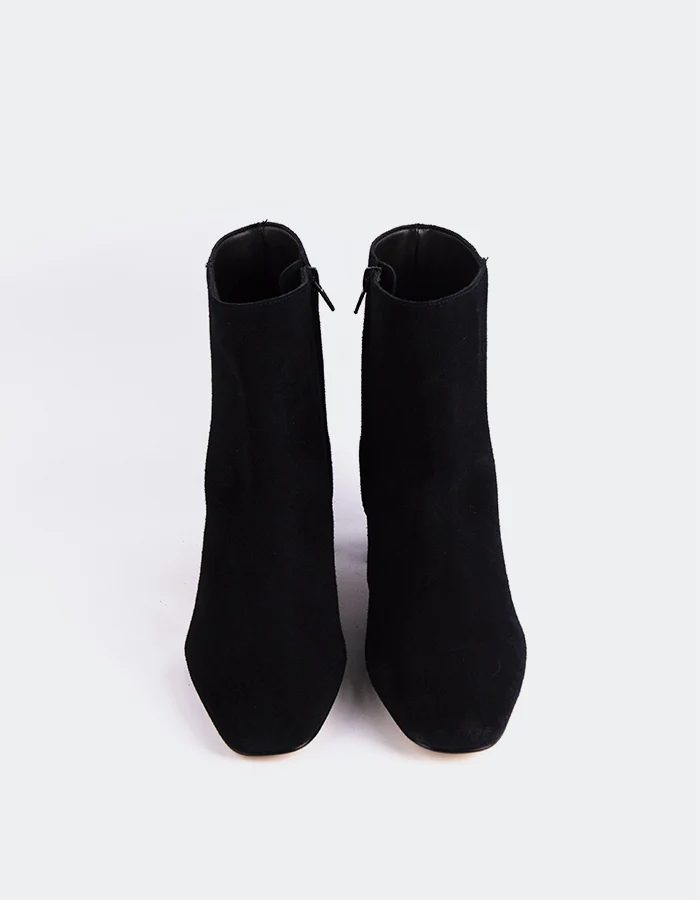 Gracyn Black Suede