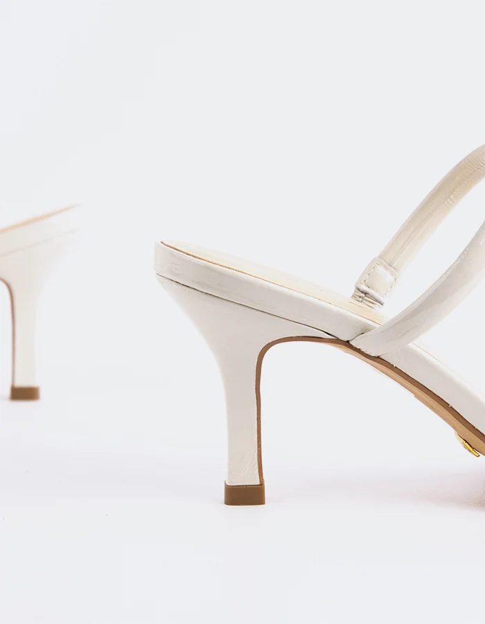 Pretty Off White Naplack