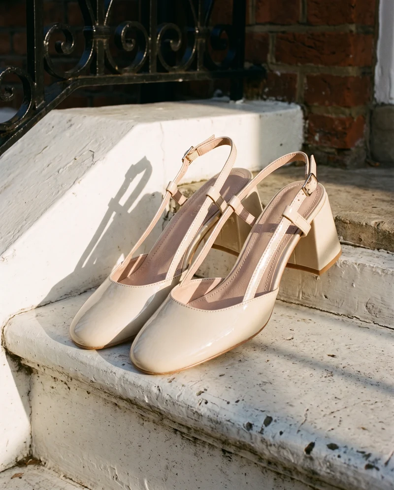 DONNA BEIGE