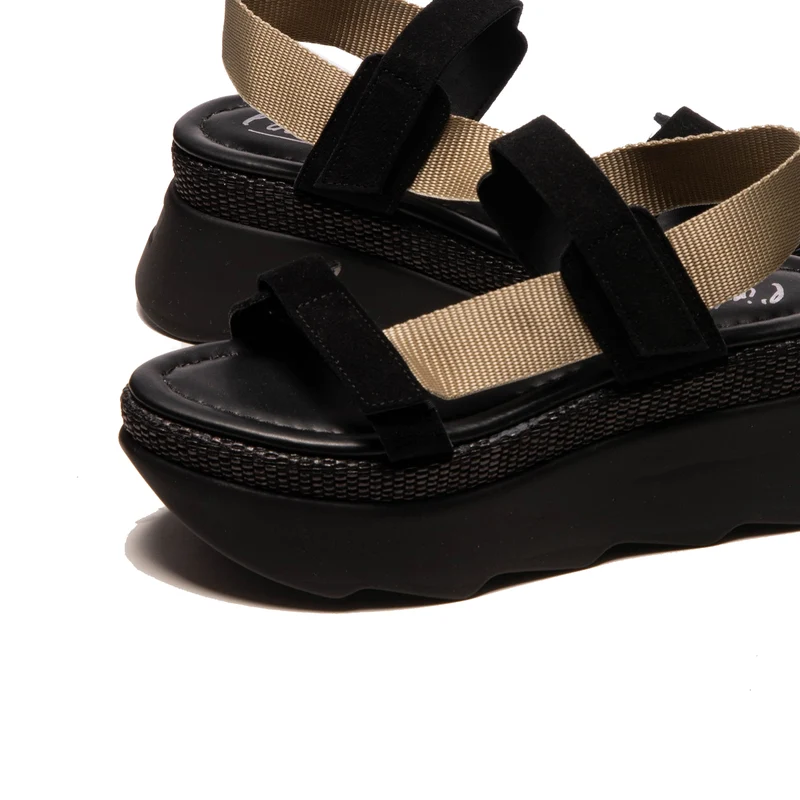 Petal Black Leather