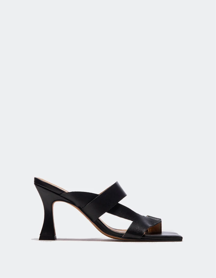 Vica Black Leather