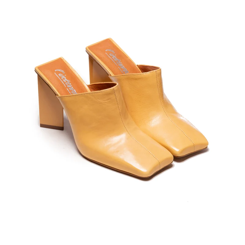 Loutro Nude Leather