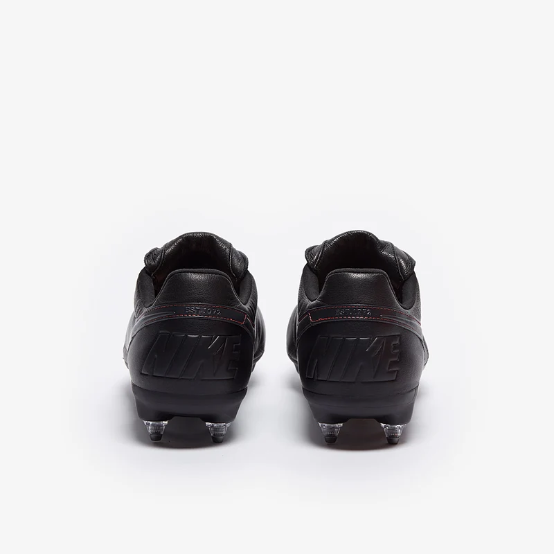 Chaussure de football à crampons pour terrain gras Nike Prem