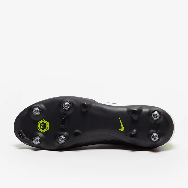 Chaussure de football à crampons pour terrain gras Nike Tiem