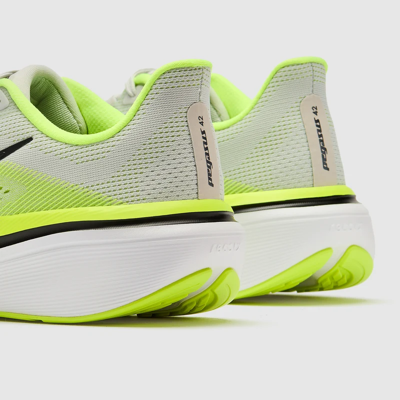 Nike Air Zoom Pegasus 42