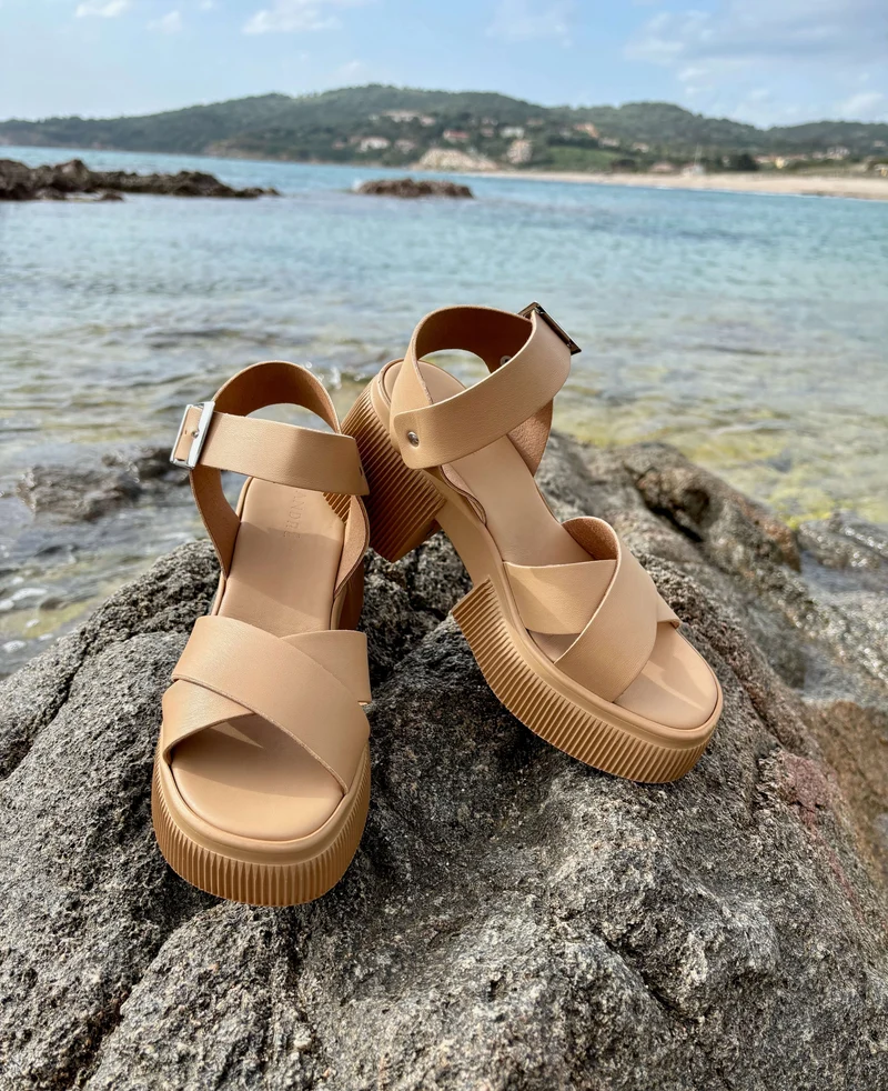 UMBERTA CAMEL