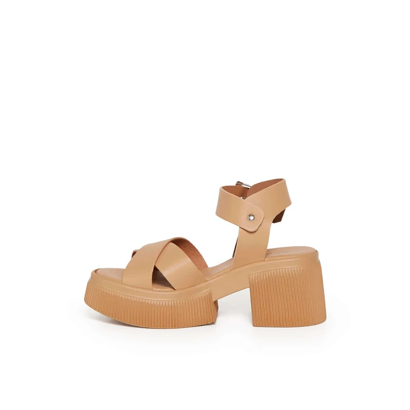 UMBERTA CAMEL