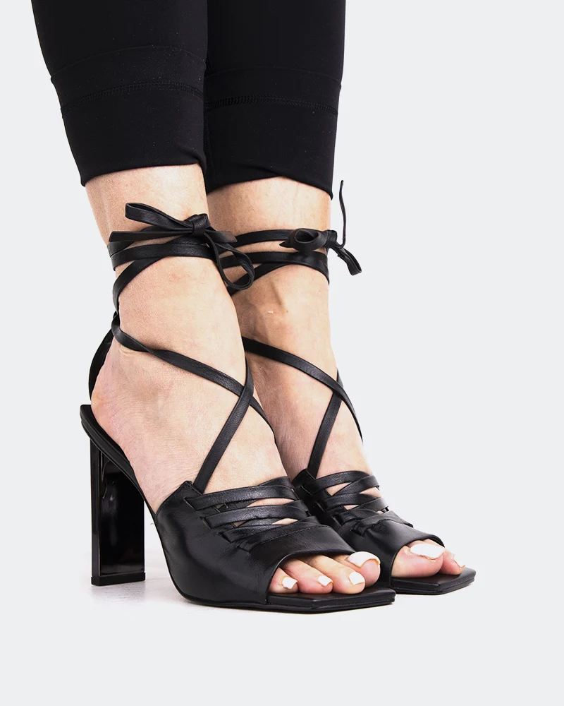 Fokos Black Leather