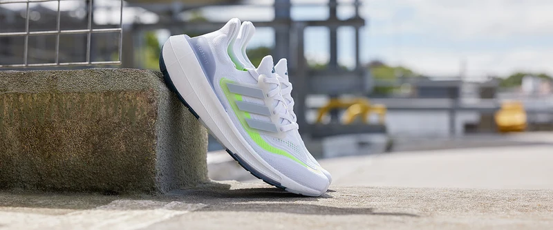 adidas UltraBoost Light pour Femme