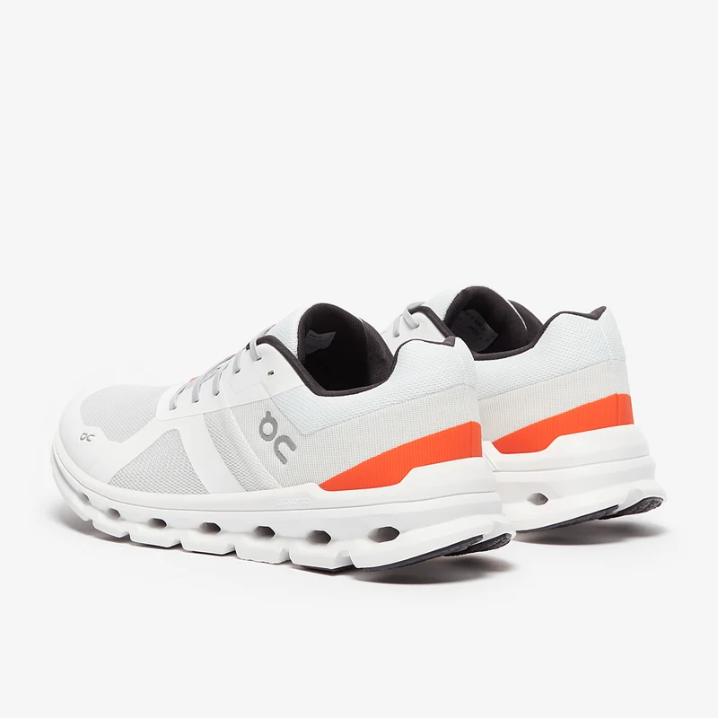 On Cloudrunner - Blanc