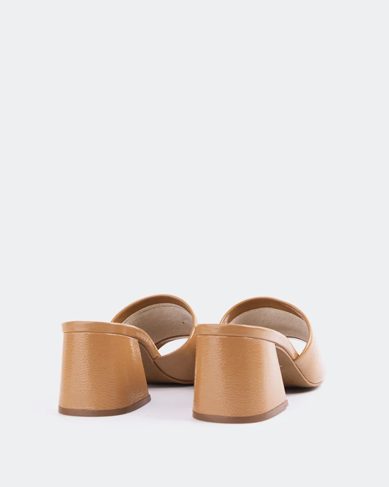 Clarabelle Camel Naplack