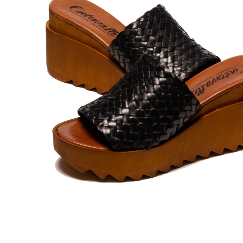 Dulani Black Weave