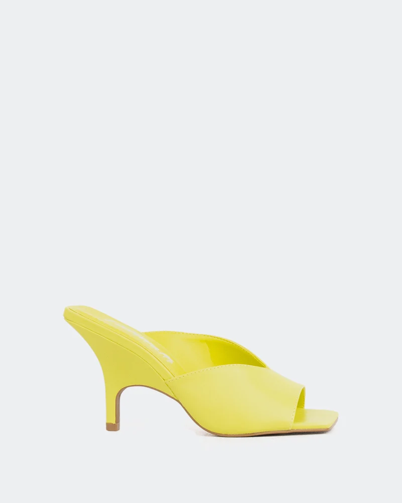 Caviana, Yellow Leather/Cuir Jaune