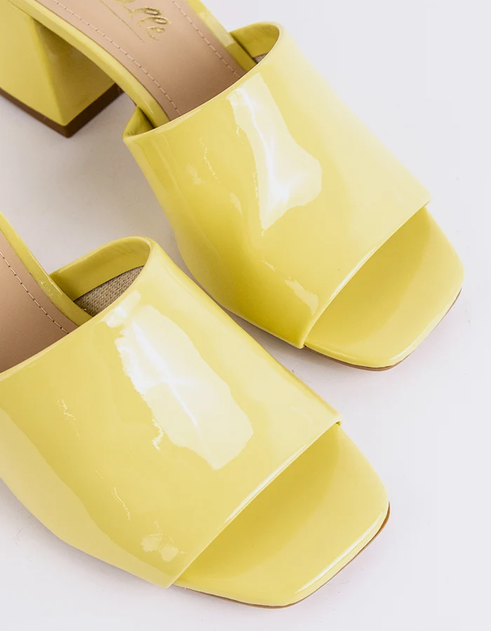 Clarabelle Yellow Patent