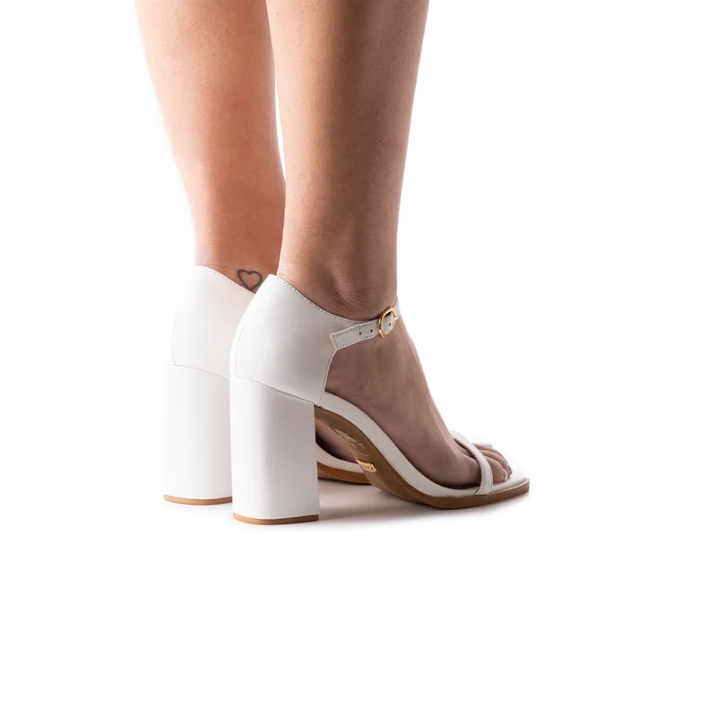 Moscato White Leather