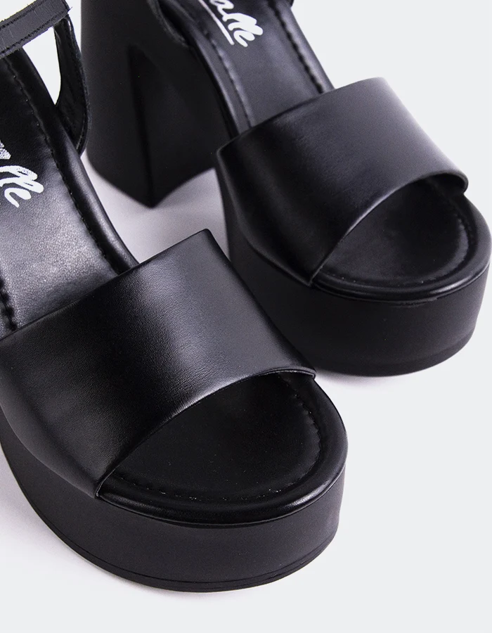 Veria Black Leather