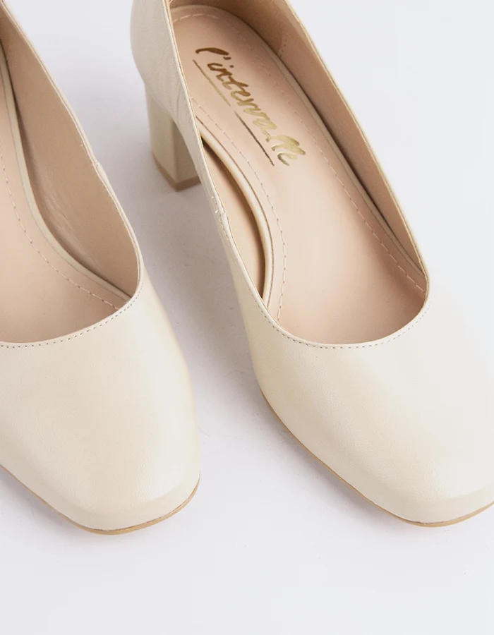 Raynan Beige Leather