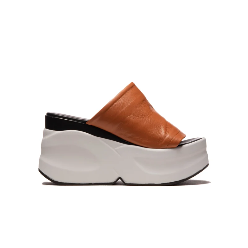 Cricket Tan Leather